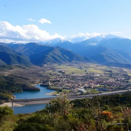 Yourte Contemporaine Avec Magnifique Vue Sur Les Montagnes
